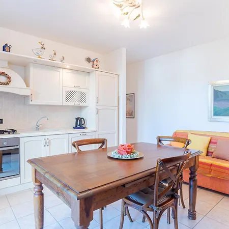 Bilocale A 300mt Dalla Spiaggia! Giardino Privato * Bellagio