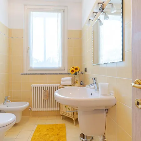 Bilocale A 300mt Dalla Spiaggia! Giardino Privato * Bellagio